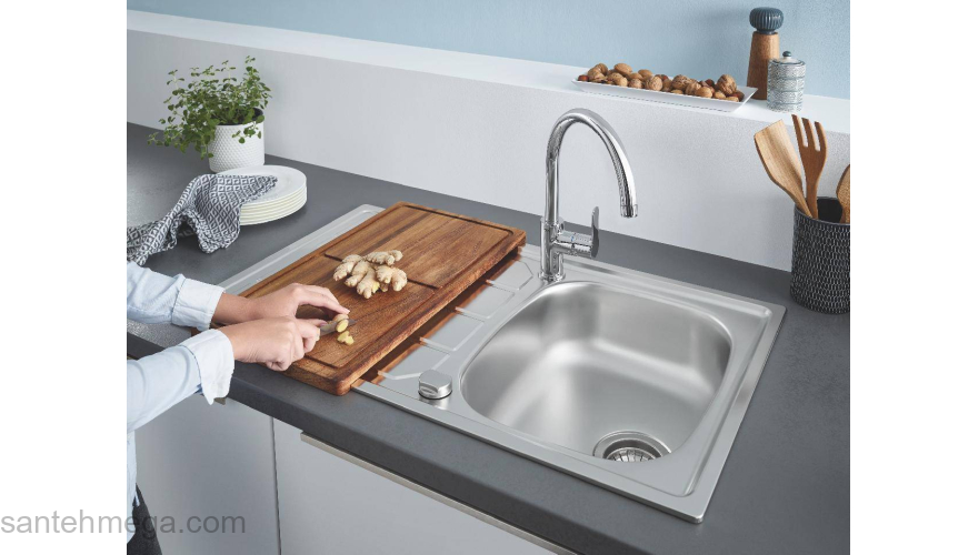 Набор для кухни: мойка для кухни GROHE 31562SD0 K200, нержавеющая сталь и смеситель GROHE 31562SD0 Bau Edge (31367). Фото