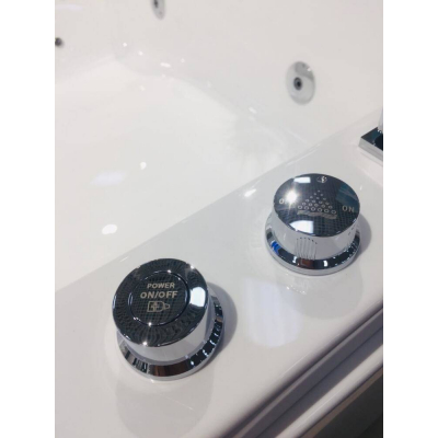 Акриловая ванна с аэромассажем ORANS OLS-BT65100X. Фото