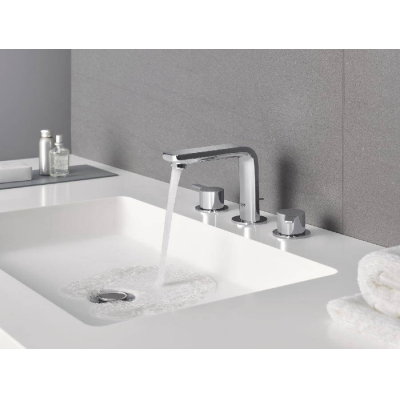 GROHE 20304001 Lineare New Смеситель для раковины на 3 отверстия с низким изливом. Фото